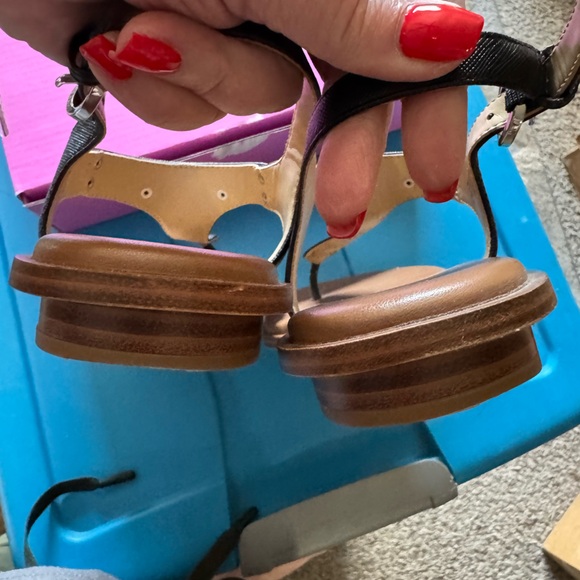 Michael Kors Black Sandals for Women, size 8.5 leather uppers - Picture 8 of 9